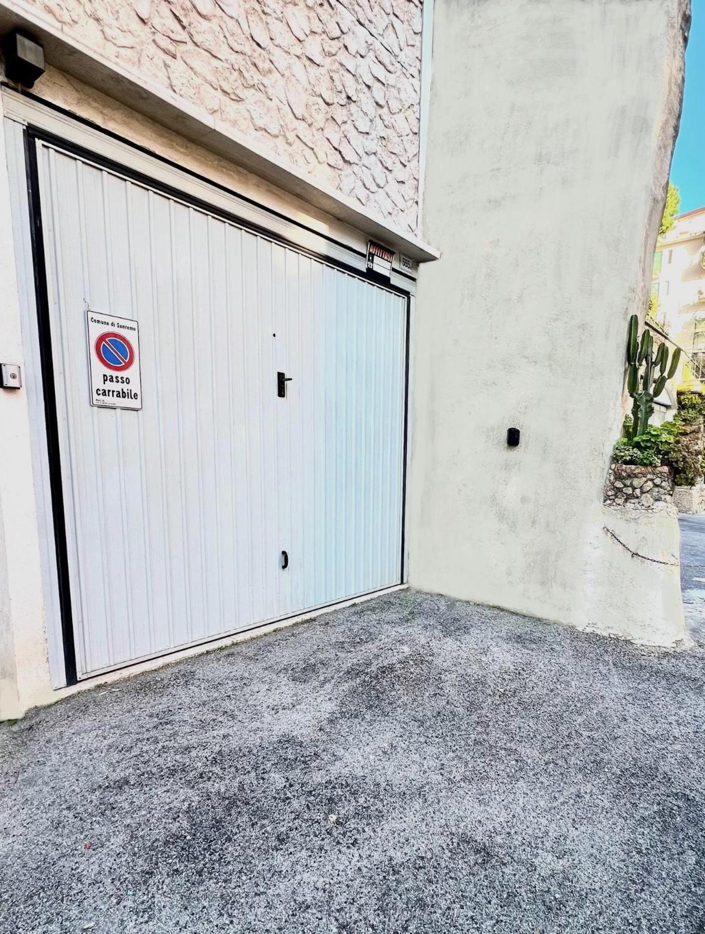 Il Giardino Del Comandante - Trilocale Con Garage Apartment Sanremo Exterior photo